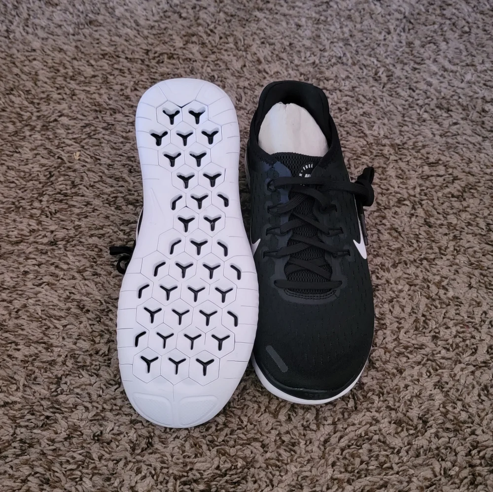 Nike - Picture 5 of 5